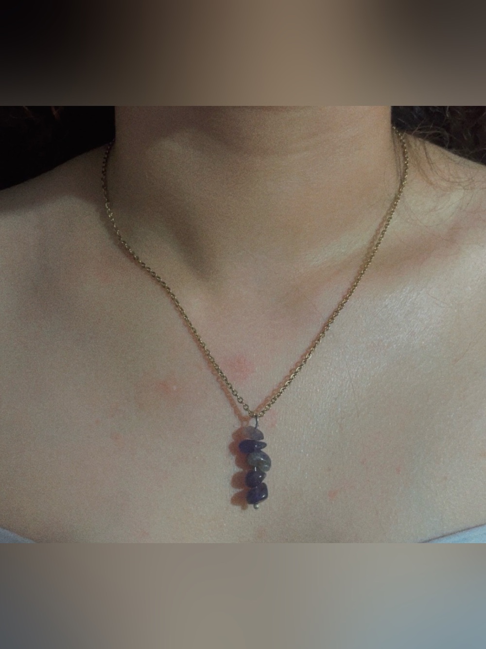 Necklace in golden stainless steel.